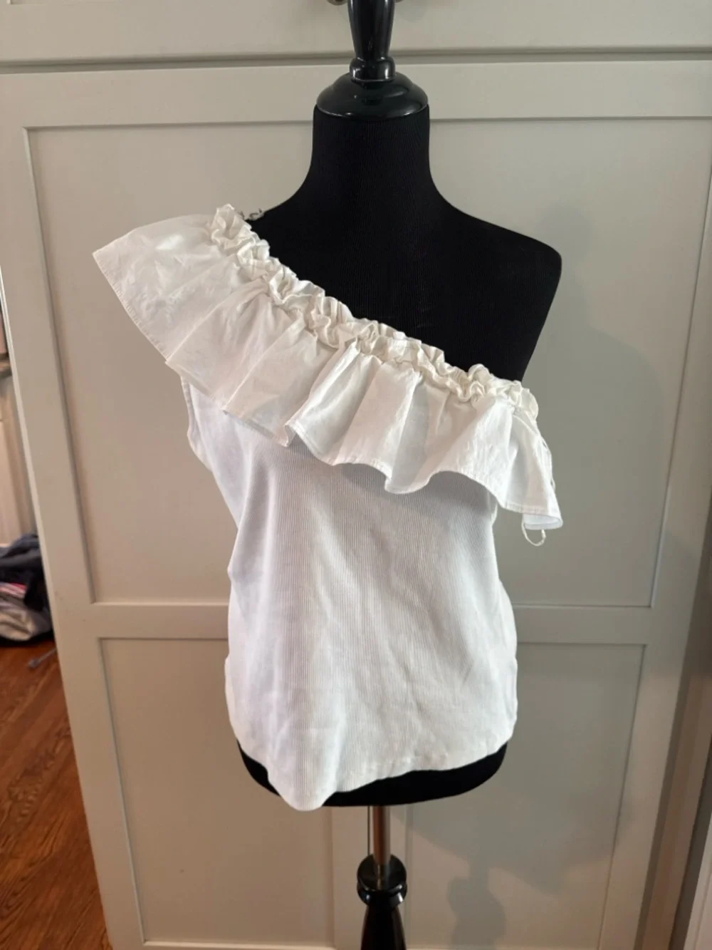 One-Shoulder White Ruffle Women’s Top - Picture 1 of 3